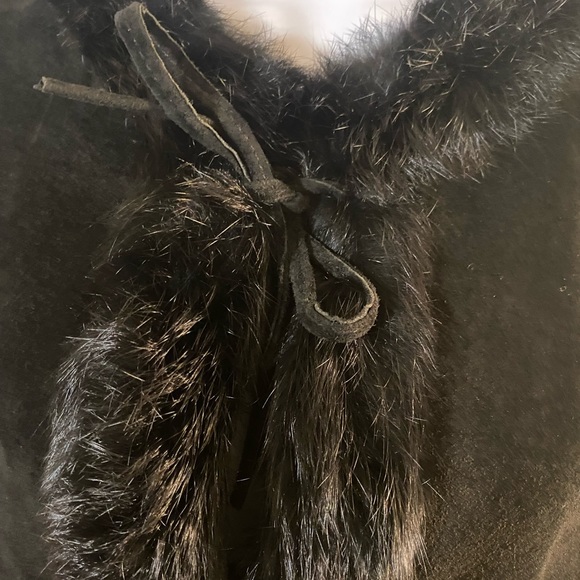 Suede and rabbit fur vest - Picture 3 of 4